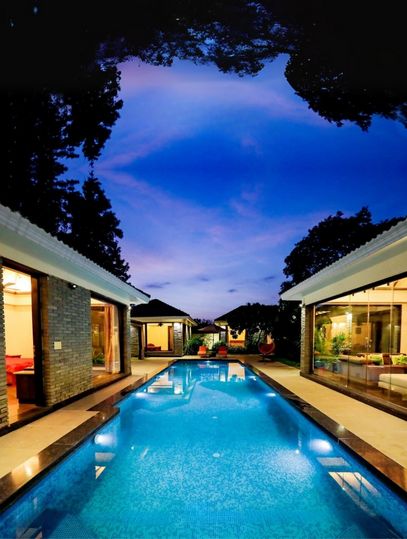 Luxury rehab centre in India with swimming pool and calm atmosphere