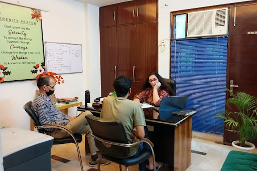 Counselors at an addiction treatment clinic in Odisha 