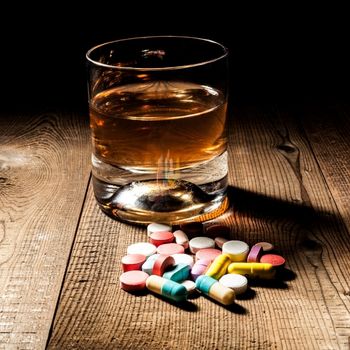 Alcohol use disorder treatment pathway with medical guidance