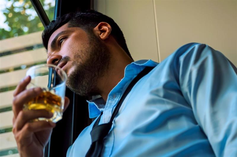 alcoholics anonymous in India addressing alcohol addiction
