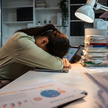 Corporate burnout linked to alcoholism addressed through outpatient treatment